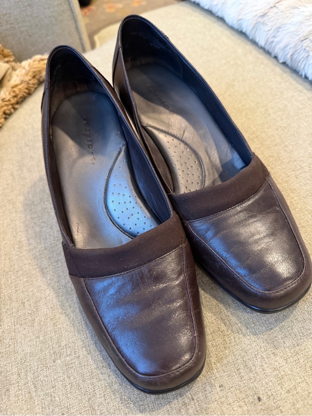 Easy Spirit Women's Dark Brown Leather Loafers